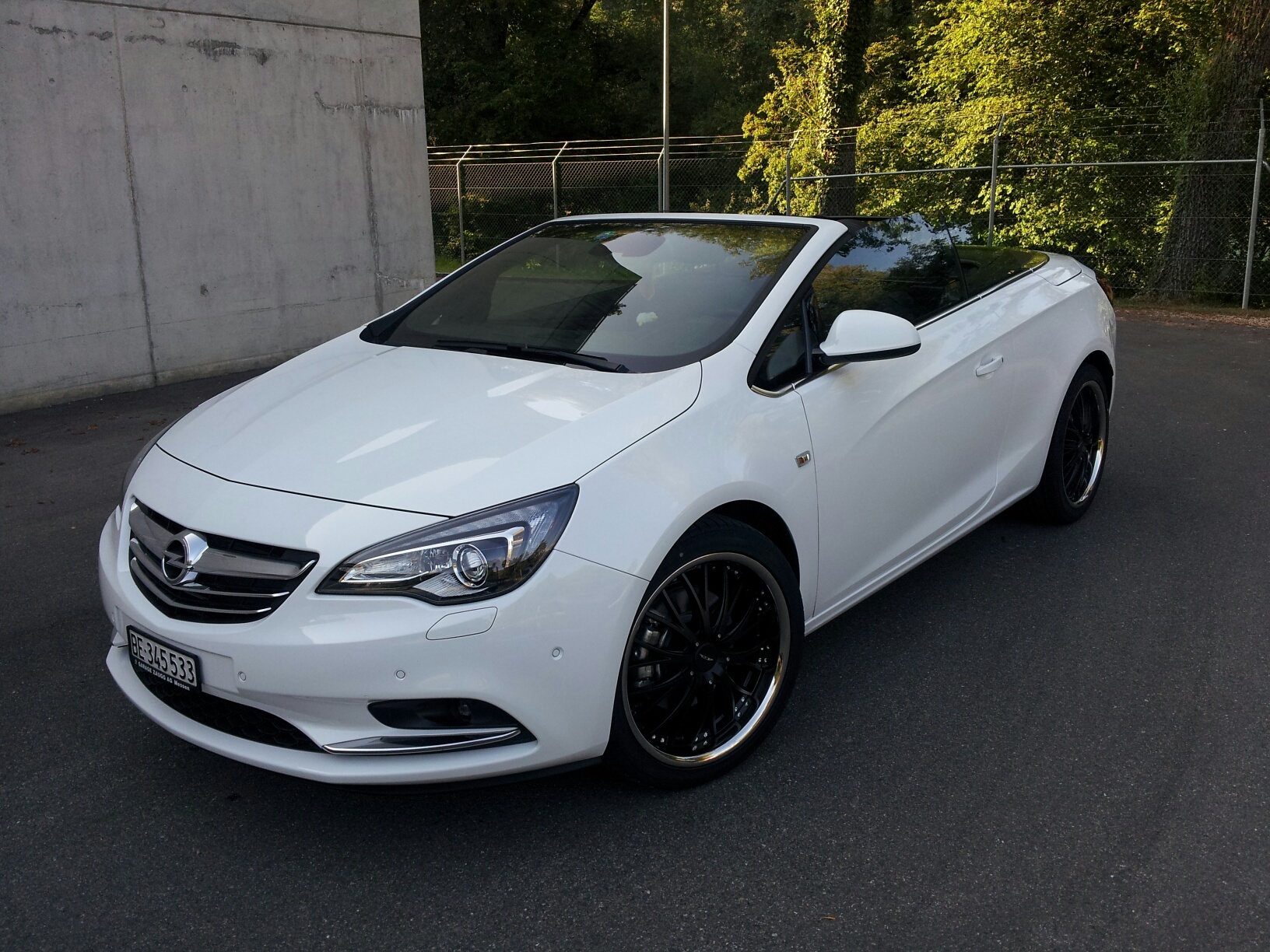 Opel Cascada 1.6 l Turbo mit 245/40 20 Zoll